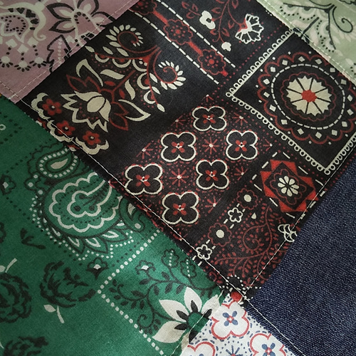 ランダムパッチワークカーテン ヴィンテージ風バンダナ柄&インディゴ