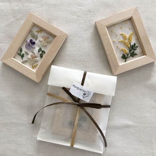 ミニフレーム すみれの刺繍 タペストリー・壁掛け Marguerite刺繍教室
