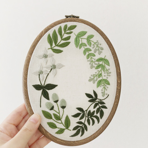 刺繍キット〉グリーンリーフボタニカルの刺繍フレーム キット