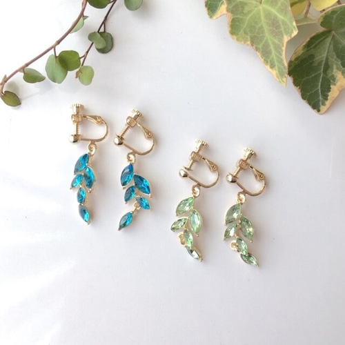 再33　ビジュー　緑　ヴィンテージ　チロリアンテープ　リボン　ピアス　イヤリング 再33 ビジュー 緑 ヴィンテージ チロリアンテープ リボン ピアス