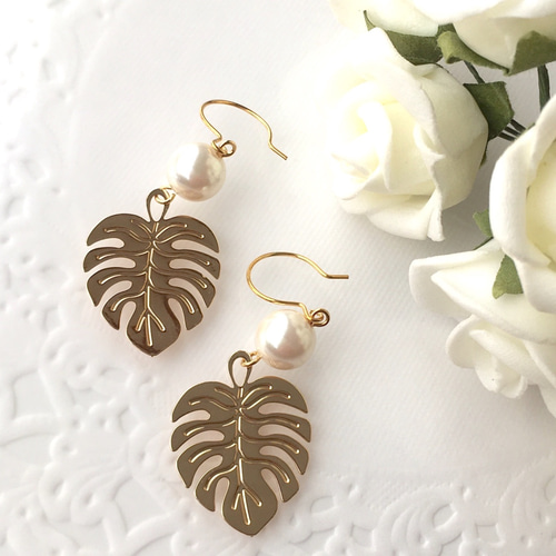 モンステラ ピアス （パール シック 華やか 植物 ボタニカル  