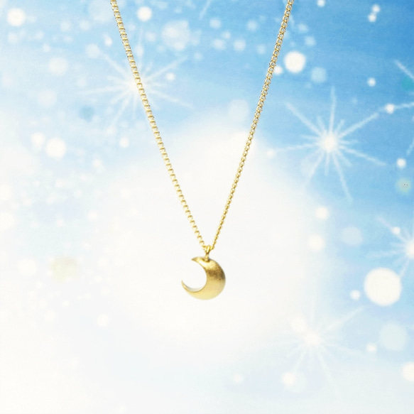 三日月のネックレス・柔らかな光とふっくらとした形　Crescent Moon Necklace クレッセント 2枚目の画像