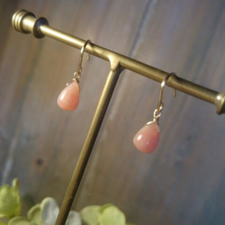 ピンクオパール/pierced earrings 2枚目の画像