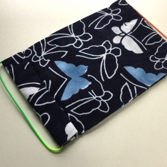 大人用マスク　浴衣生地 蝶文様（耳ゴム・アソートカラー） 3枚目の画像