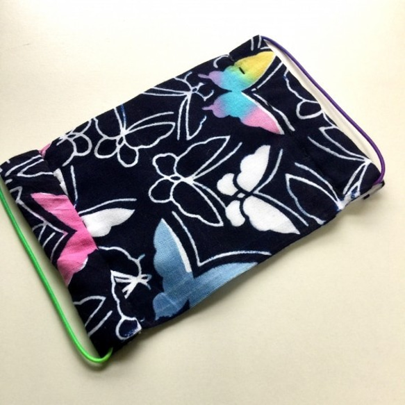 大人用マスク　浴衣生地 蝶文様（耳ゴム・アソートカラー） 4枚目の画像