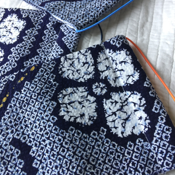 大人用マスク　浴衣生地 絞り染めー耳ゴムアソートカラー（ノーズワイヤー太め追加可） 3枚目の画像