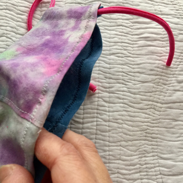 「Terra」 立体マスク 大人用M　marumocciオリジナル手染めタイダイ・フィルターポケット付 4枚目の画像