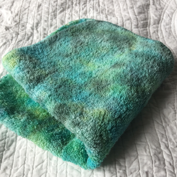 タイダイ染・ふんわり厚手ハンドタオル「green glass」 1枚目の画像