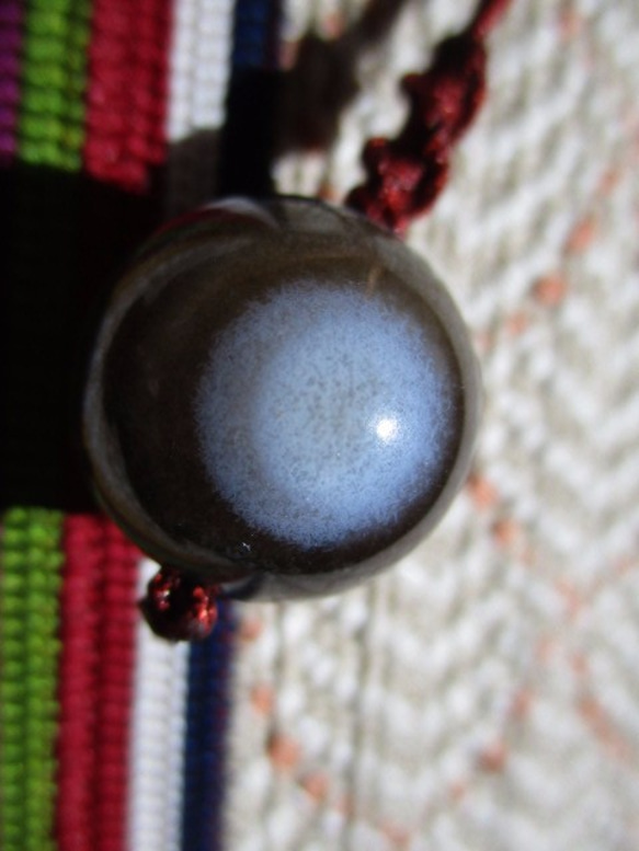 産地特定：チベット産天眼石18mm珠　お紐仕立てストラップ 4枚目の画像