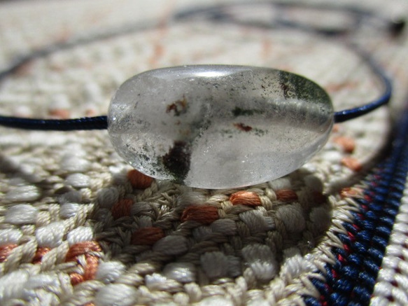 庭園水晶タンブル お紐仕立て 無段階調節可能ネックレス 4枚目の画像