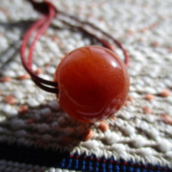 赤翡 ミャンマー赤翡翠 お紐仕立て無段階調節可能ネックレス もしくはストラップ 628-2 2枚目の画像