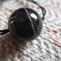 鑑別済 チベット産 天然モリオン 16mm 最強の魔除け 黒水晶 お紐仕立て無段階調節ネックレもしくはストラップ 3枚目の画像