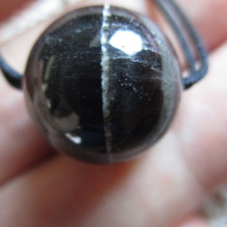 鑑別済 チベット産 天然モリオン 16mm 最強の魔除け 黒水晶 お紐仕立て無段階調節ネックレもしくはストラップ 5枚目の画像