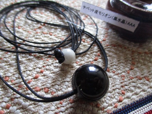 鑑別済 高品質３A チベット産 天然黒水晶：モリオン 16mm 最強の魔除けネックレス：留め珠翡翠 1枚目の画像