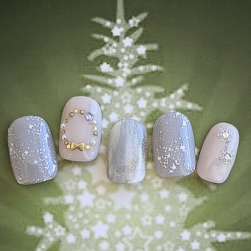 キラキラパーツのクリスマスリースネイル-beige gold-◇ネイル