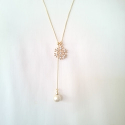 送料無料◆再販67*ラリエット。snow&pearlロングネックレス【ゴールドカラー】 3枚目の画像