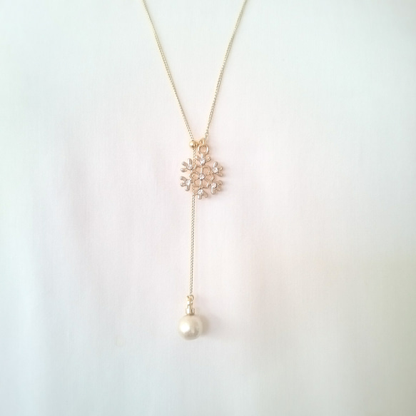 送料無料◆再販67*ラリエット。snow&pearlロングネックレス【ゴールドカラー】 3枚目の画像