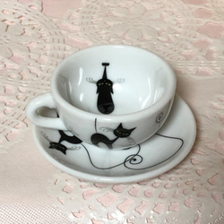 ミニチュア食器　気まぐれキャットのカップ＆ソーサー 3枚目の画像