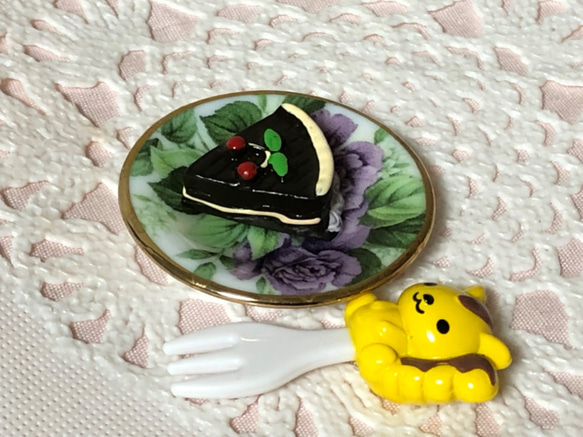 微型餐具一小盤紫色玫瑰 第3張的照片