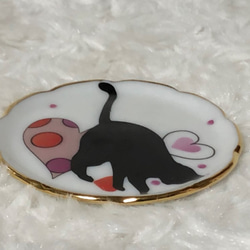 ミニチュア食器　黒猫クーの小皿 3枚目の画像