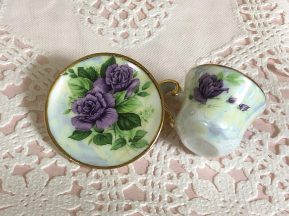 微型餐具紫玫瑰的小杯子和碟子 第4張的照片