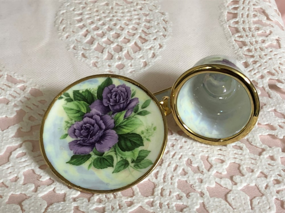 微型餐具紫玫瑰的小杯子和碟子 第5張的照片