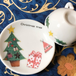 ミニチュア食器　クリスマスパーティーのカップ＆ソーサー 5枚目の画像