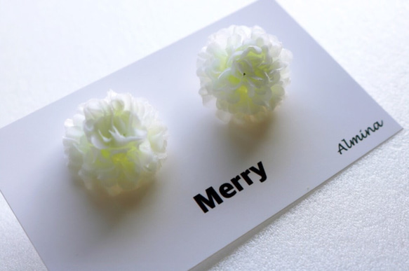Merry】ぷっくりお花のピアス 3枚目の画像