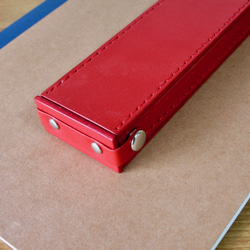 只能容納兩個的筆盒（紅色） 第2張的照片