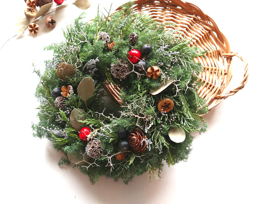 りんごと木の実のリース Atelier Cedar Rose＞木の実とりんごのリース