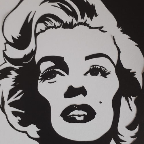 切り絵アート マリリン・モンロー 切り絵 makochin 通販
