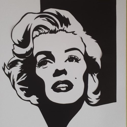 切り絵アート マリリン・モンロー 切り絵 makochin 通販