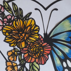 切り絵アート　花と蝶 3枚目の画像