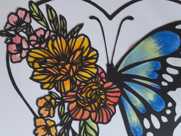 切り絵アート　花と蝶 3枚目の画像