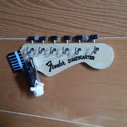 ギターヘッドのキーフック(木工アート) 2枚目の画像