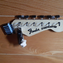 ギターヘッドのキーフック(木工アート) 3枚目の画像