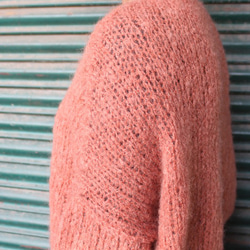 手工編織馬海毛長版開襟衫（鮭魚粉紅） 第7張的照片