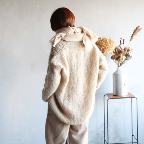 手編みモヘアラウンドネックセーター ナチュラル ニット・セーター