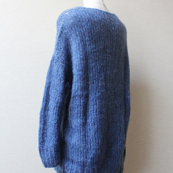 手工編織馬海毛V領毛衣藍色 第4張的照片