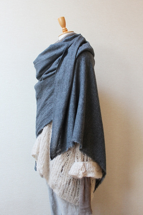 手織り　大判カシミアショール　シングル　杢グレー 5枚目の画像