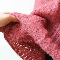 手編みモヘアオープンネックセーター　ピンク 10枚目の画像