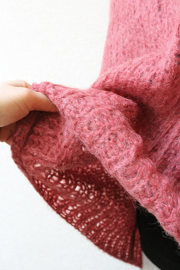 手編みモヘアオープンネックセーター　ピンク 10枚目の画像