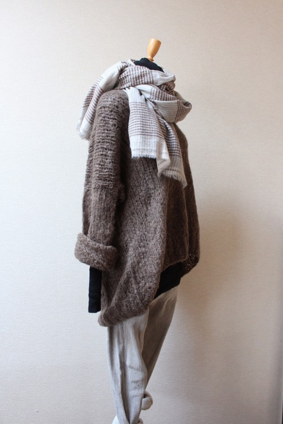 手織羊絨披肩格子布朗×灰混合 第7張的照片