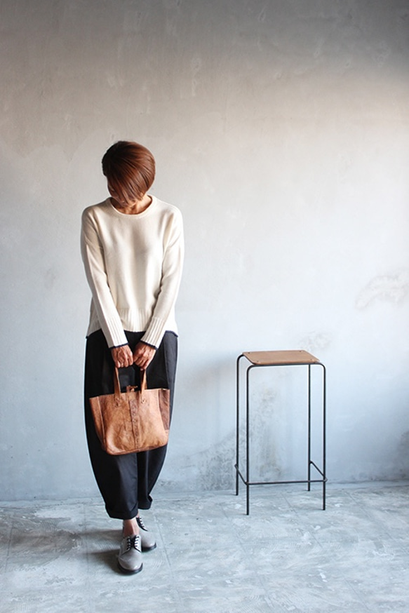 純羊絨圓領毛衣 白色 第4張的照片