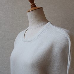 純羊絨圓領毛衣 白色 第5張的照片