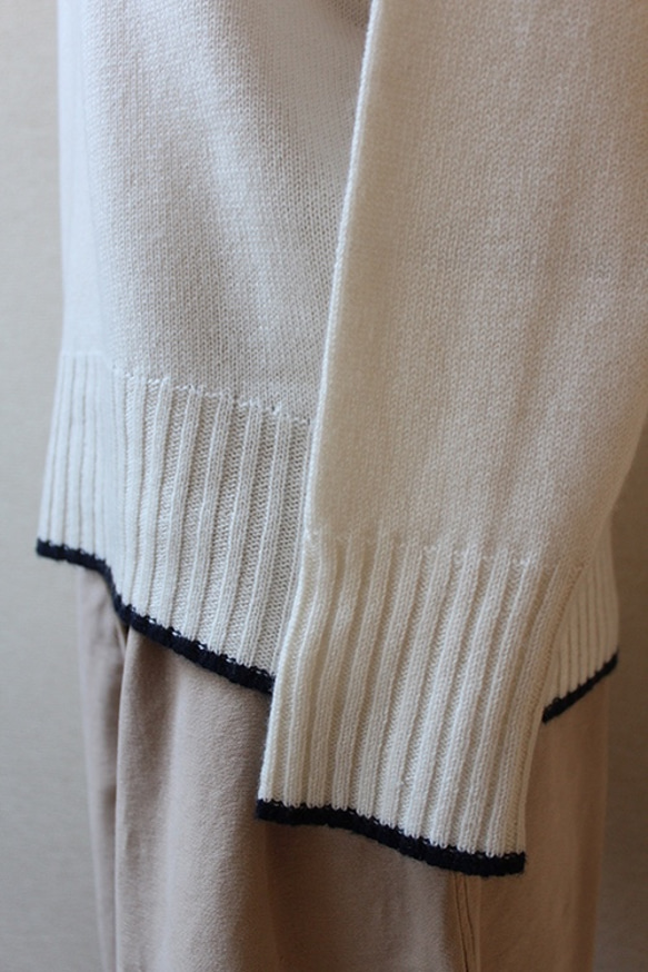 純羊絨圓領毛衣 白色 第6張的照片