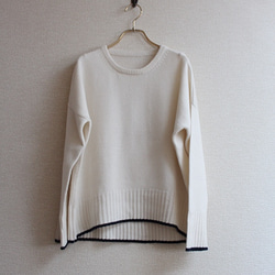 純羊絨圓領毛衣 白色 第9張的照片