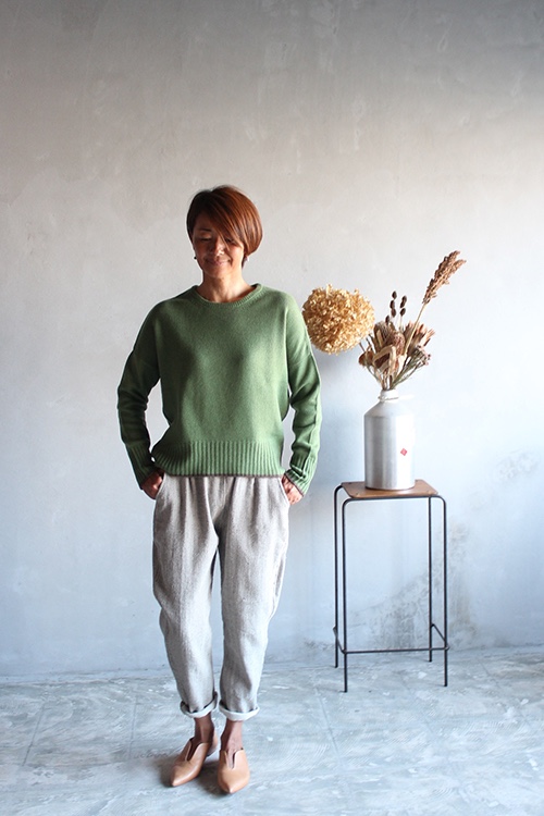 ピュアカシミヤ　ラウンドネックセーター　モスグリーン