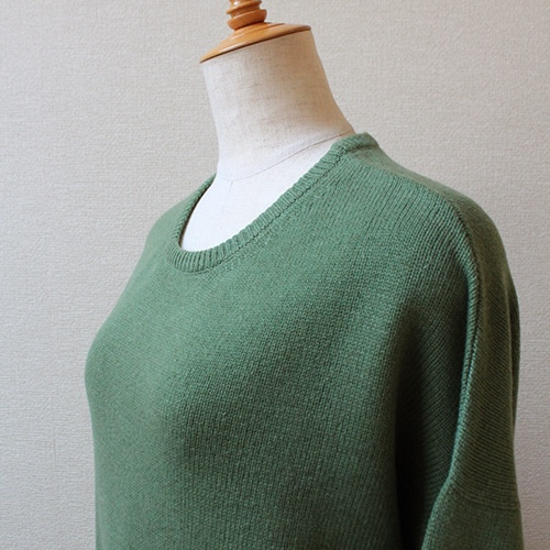 ピュアカシミヤ ラウンドネックセーター モスグリーン ニット