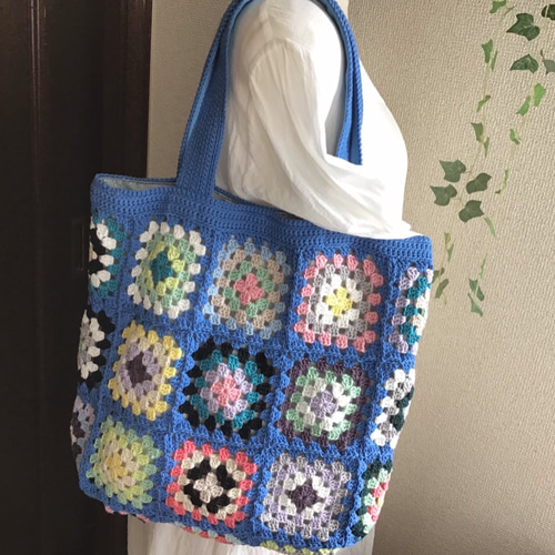 あゆあゆ✻グラニーバッグ　ハンドメイド 手編みグラニースクエアバッグ トートバッグ chiika 通販